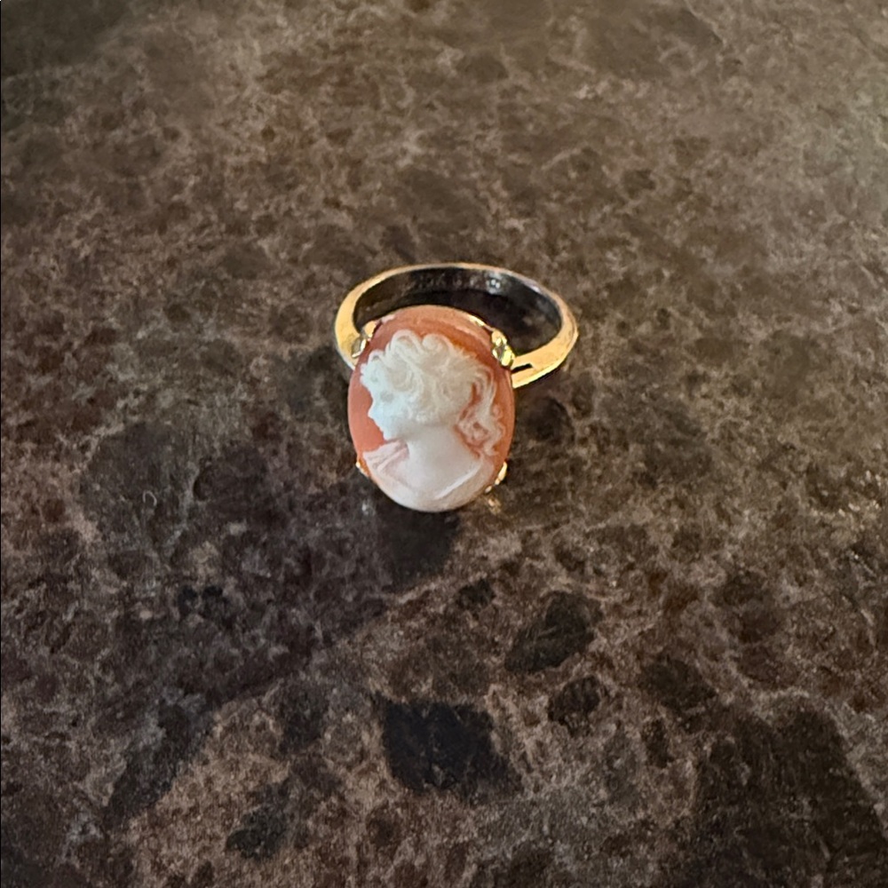 Gold-Tone Cameo Portrait Ring in Coral and White